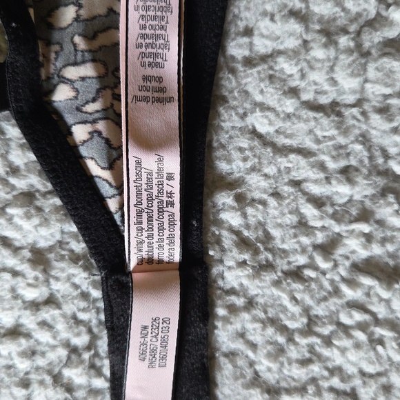 VS Silky Smooth Animal Print Unlined Demi Bra - Picture 7 of 14